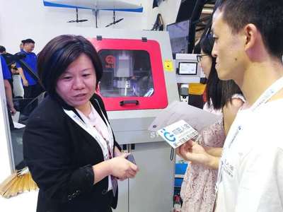 如e定制 互聯網+雕刻機器人，引領在線加工飾品新潮流